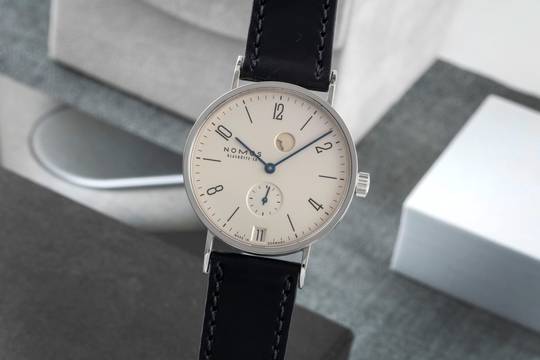 NOMOS Tangente Gangreserve Datum Gangreserve Stahl Handaufzug Herrenuhr Ref 131