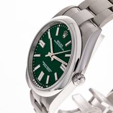 Thumbnail von Rolex Oyster Perpetual 41 Green – 124300 – like NEW – 06/2024 Full Set Lc100