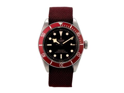  Tudor Black Bay Ref. M79230R-0009 bordeauxrotes Textilband 