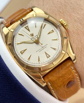  Rolex Oyster Perpetual Vintage Oyster Perpetual Bubble Back ref 6011 Solid Gold 6011 
