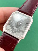 Thumbnail von Omega Classic Very Rare Quarz in 950 Solid Platinum Structured Dial Vintage