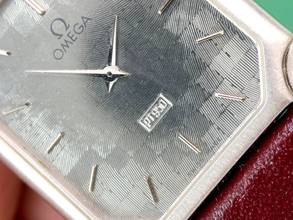 Thumbnail von Omega Classic Very Rare Quarz in 950 Solid Platinum Structured Dial Vintage
