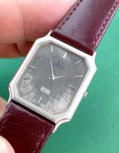 Thumbnail von Omega Classic Very Rare Quarz in 950 Solid Platinum Structured Dial Vintage