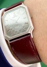 Thumbnail von Omega Classic Very Rare Quarz in 950 Solid Platinum Structured Dial Vintage