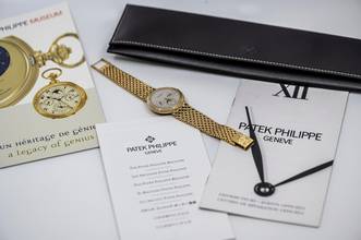 Thumbnail von Patek Philippe Perpetual Calendar 3945 | double sealed | Patek Service July 2026 | yellow gold