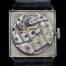 Thumbnail von Cartier Lady Art Deco Cocktailuhr Platin und Diamanten 1920er Jahre