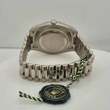Thumbnail von Rolex Day-Date 40mm Presidente Weißgold Fabrikdiamanten Olivgrün Automatik Vollständig