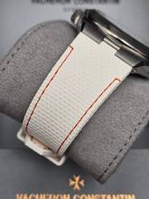 Thumbnail von Vacheron Constantin Overseas Dual Time Kardinalpunkte Norden 41mm 7930V/210T-H073 Weißes Zifferblatt Ungetragen/Neuwertig Vollständiges Set 07-2026