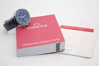 Thumbnail von Omega Speedmaster Moonwatch Chronograph neuwertige Titan Speedy Zifferblatt Blau aus 2024