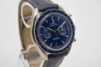 Thumbnail von Omega Speedmaster Moonwatch Chronograph neuwertige Titan Speedy Zifferblatt Blau aus 2024