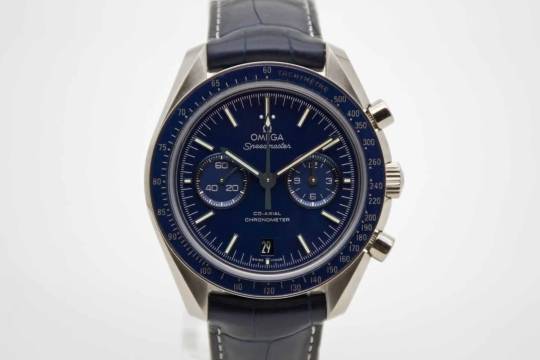  Omega Speedmaster Moonwatch Chronograph neuwertige Titan Speedy Zifferblatt Blau aus 2024 