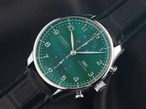 Thumbnail von IWC Portuguese Portugieser Chronograph Ref.IW371615 2026 Full Set Ungetragen Portugieser Chronograph Green Dial Krokoleder Faltschließe