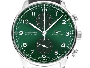  IWC Portuguese Portugieser Chronograph Ref.IW371615 2026 Full Set Ungetragen Portugieser Chronograph Green Dial Krokoleder Faltschließe 
