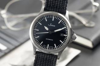 Thumbnail von Sinn 556 Stahl Automatik Herrenuhr Ref. 556.010 Box & Papiere 2025