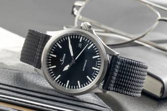 Thumbnail von Sinn 556 Stahl Automatik Herrenuhr Ref. 556.010 Box & Papiere 2025