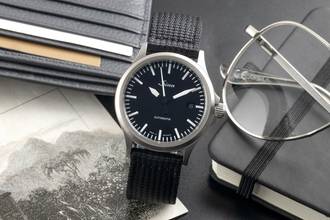  Sinn 556 Stahl Automatik Herrenuhr Ref. 556.010 Box & Papiere 2025 