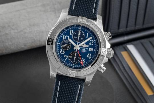  Breitling Avenger Chronograph GMT Stahl Automatik Ref A24315101C1X1 