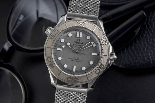  Omega Seamaster Diver 300 M Stahl / Titan Automatik Herren Ref. 210.30.42.20.06.002 B&P 2026 