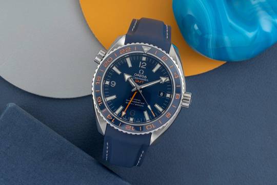  Omega Seamaster Planet Ocean GMT Good Planet 232.32.44.22.03.001 Papiere 2021 