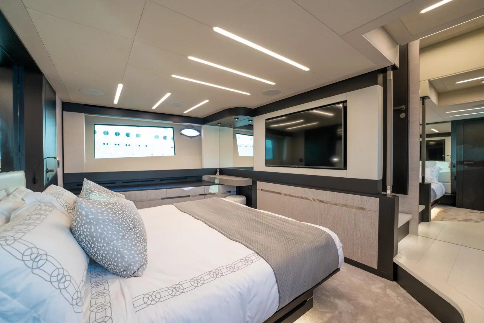 Thumbnail von Pershing 8X