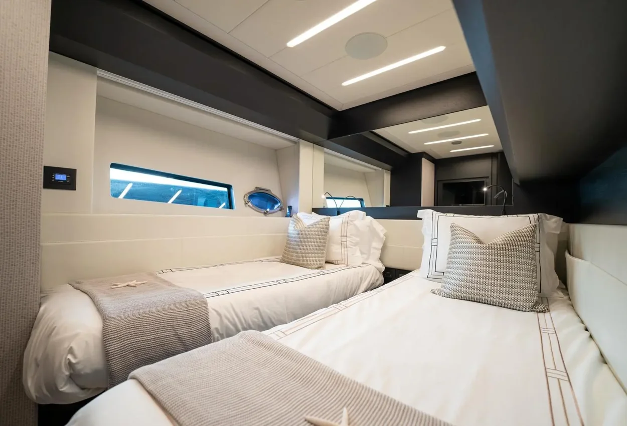 Thumbnail von Pershing 8X