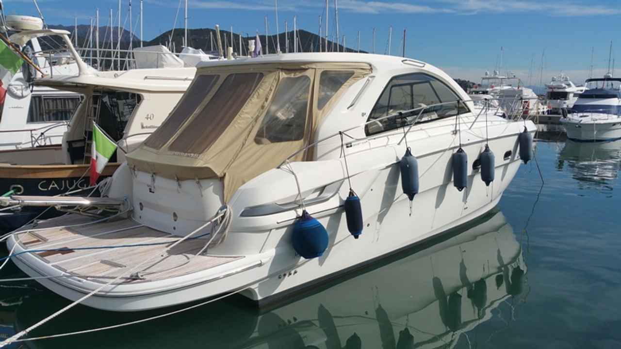 ババリア 38 HT ディーゼル（2011年）