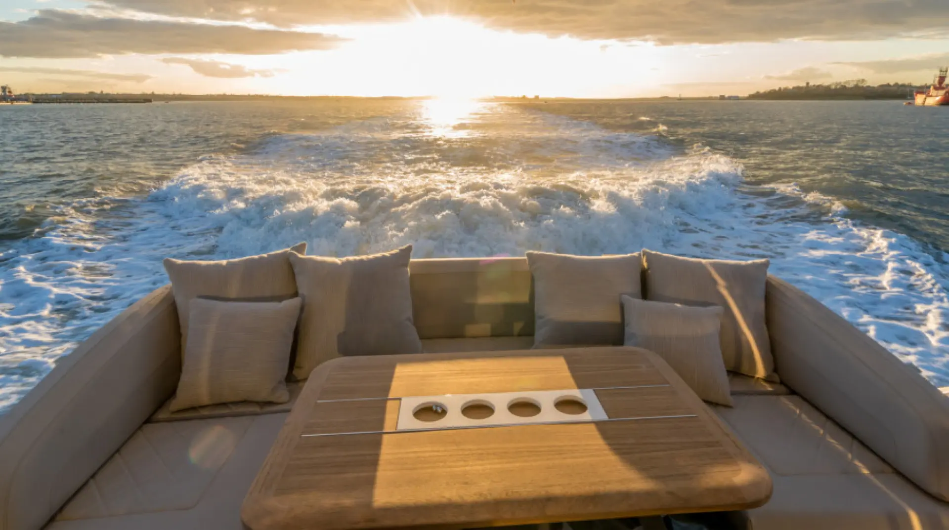 Thumbnail von Fairline Squadron 68