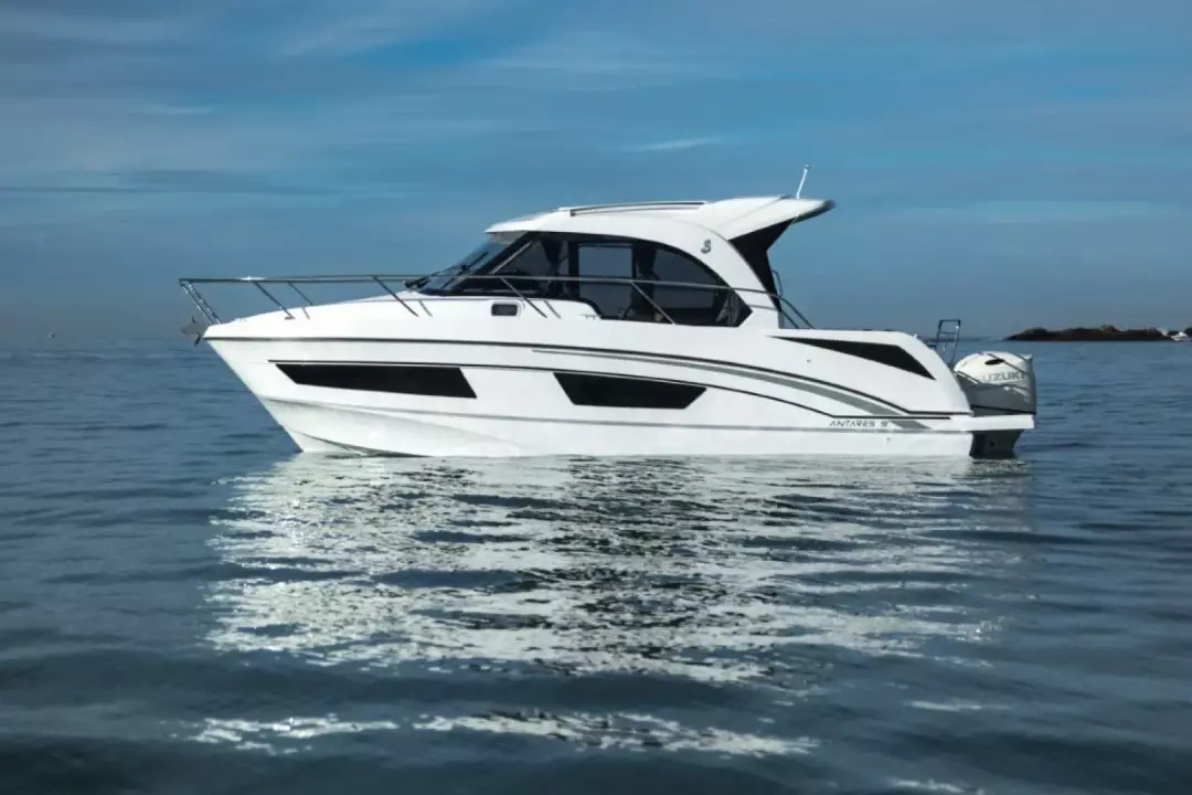 Beneteau Antares 9