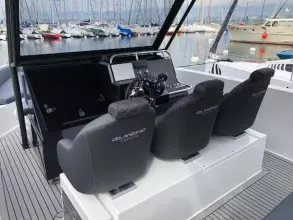 Thumbnail von De Antonio Yachts D28 Xplorer