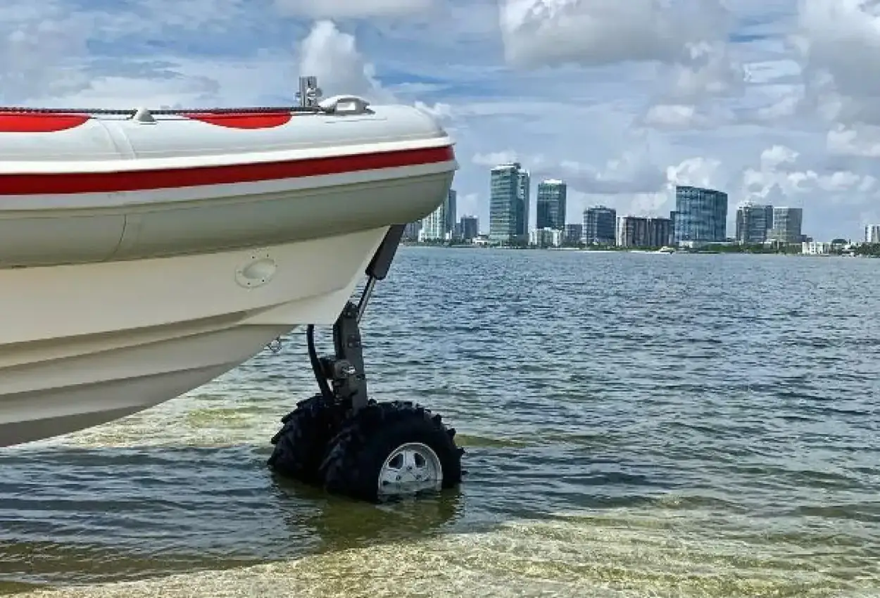 Thumbnail von Ocean Craft Marine 7.1 M Amphibious