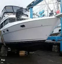 Bayliner 4587 Cockpit