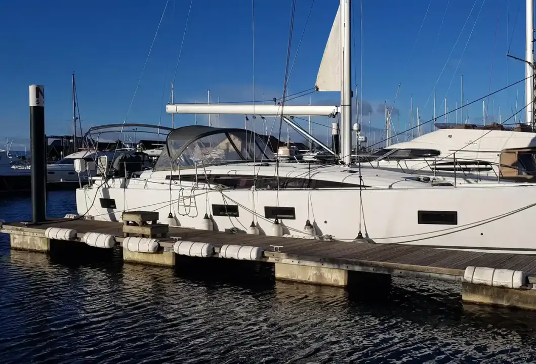 Jeanneau Yachts 54
