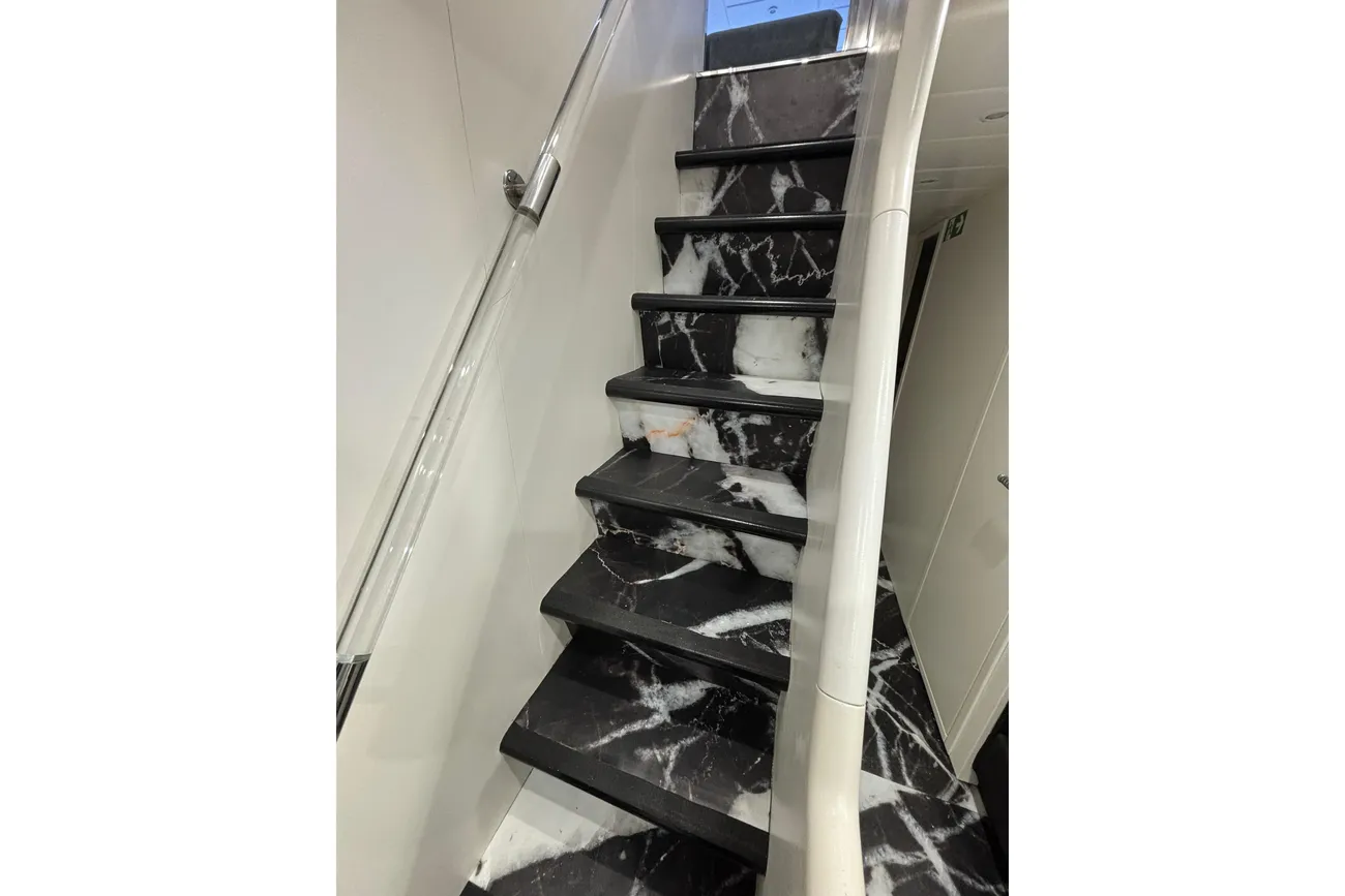 Thumbnail von Mangusta 72