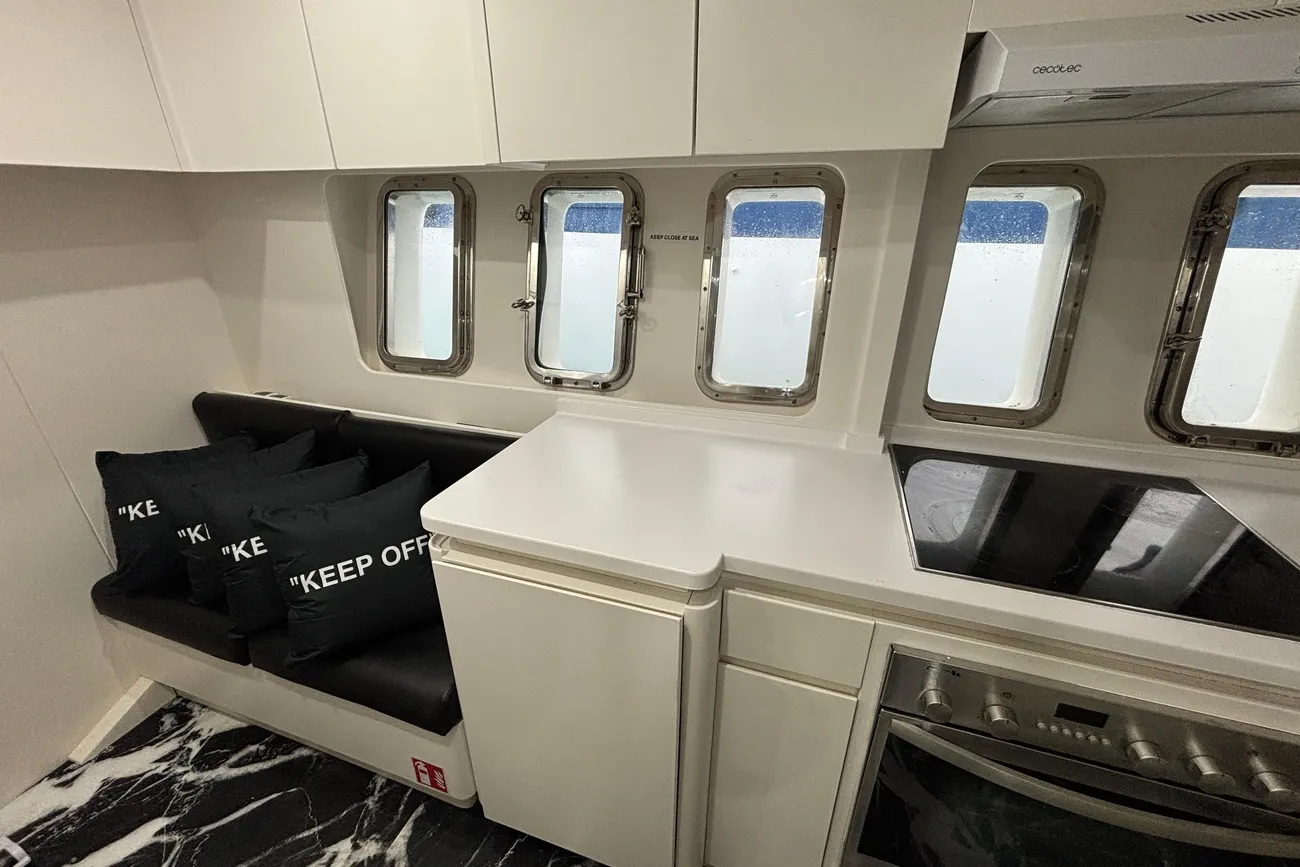 Thumbnail von Mangusta 72