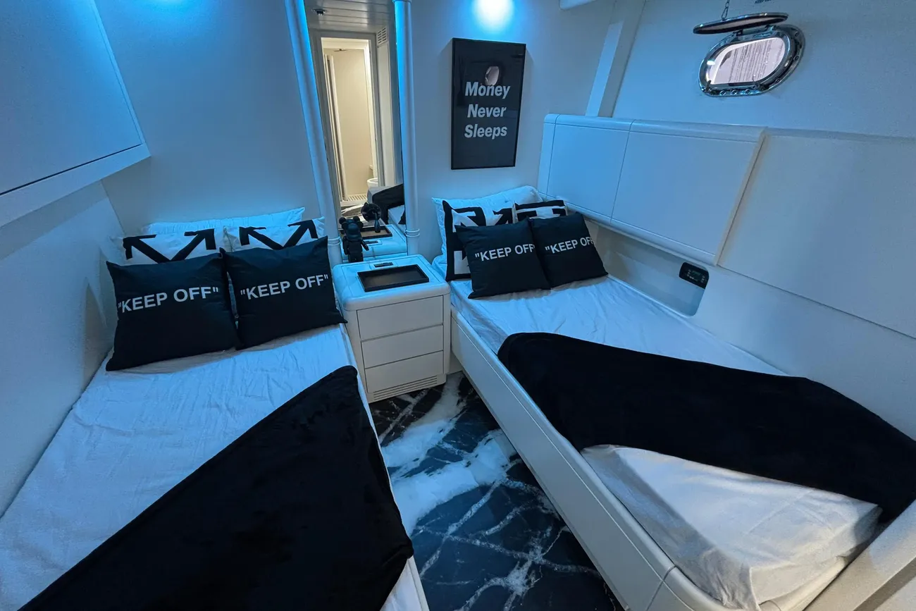 Thumbnail von Mangusta 72