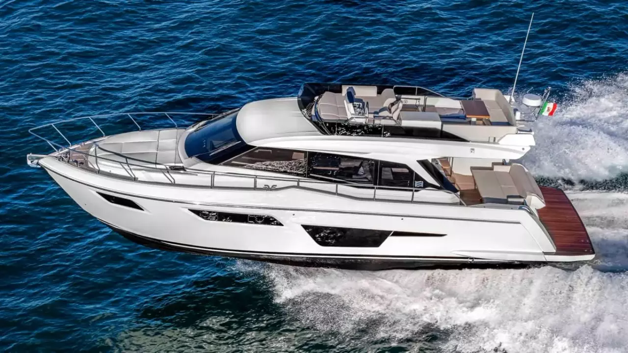 Ferretti Yachts 500