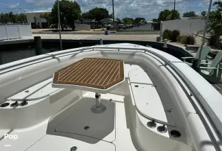 Thumbnail von Boston Whaler 320 Outrage