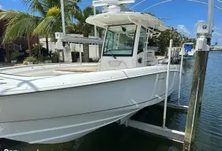Thumbnail von Boston Whaler 320 Outrage
