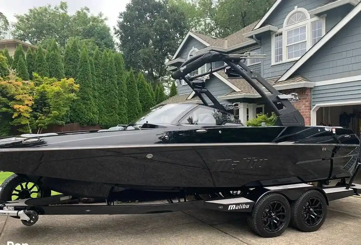 Malibu Wakesetter 22 MXZ
