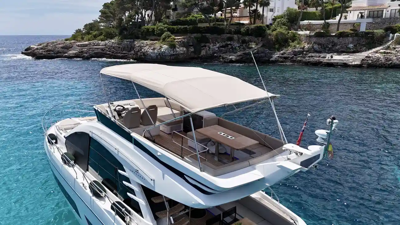 Thumbnail von Fairline Squadron 53