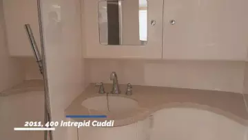 Thumbnail von Intrepid 400 Cuddy