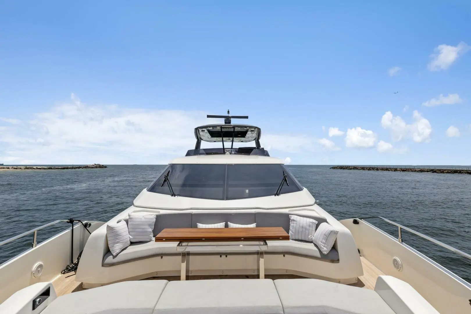 Thumbnail von Ferretti Yachts 850