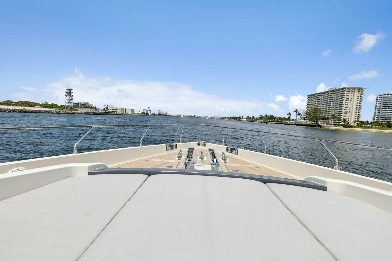 Thumbnail von Ferretti Yachts 850