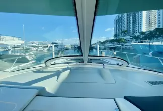 Thumbnail von Sea Ray 450 Sundancer Hyde A Way