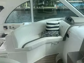 Thumbnail von Cruisers Yachts 420 Sport Coupe