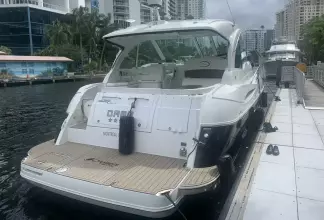 Thumbnail von Cruisers Yachts 420 Sport Coupe