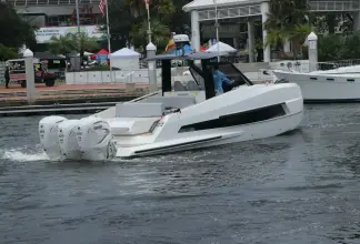 Thumbnail von Astondoa 377 Coupe Outboard