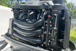 Thumbnail von Robalo R305 WA