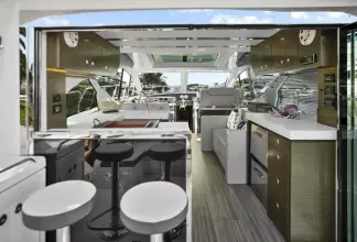 Thumbnail von Cruisers Yachts 54 Cantius Catch Me