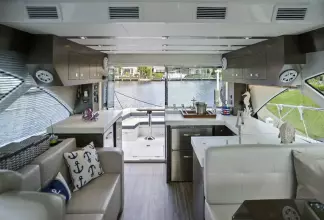Thumbnail von Cruisers Yachts 54 Cantius Catch Me